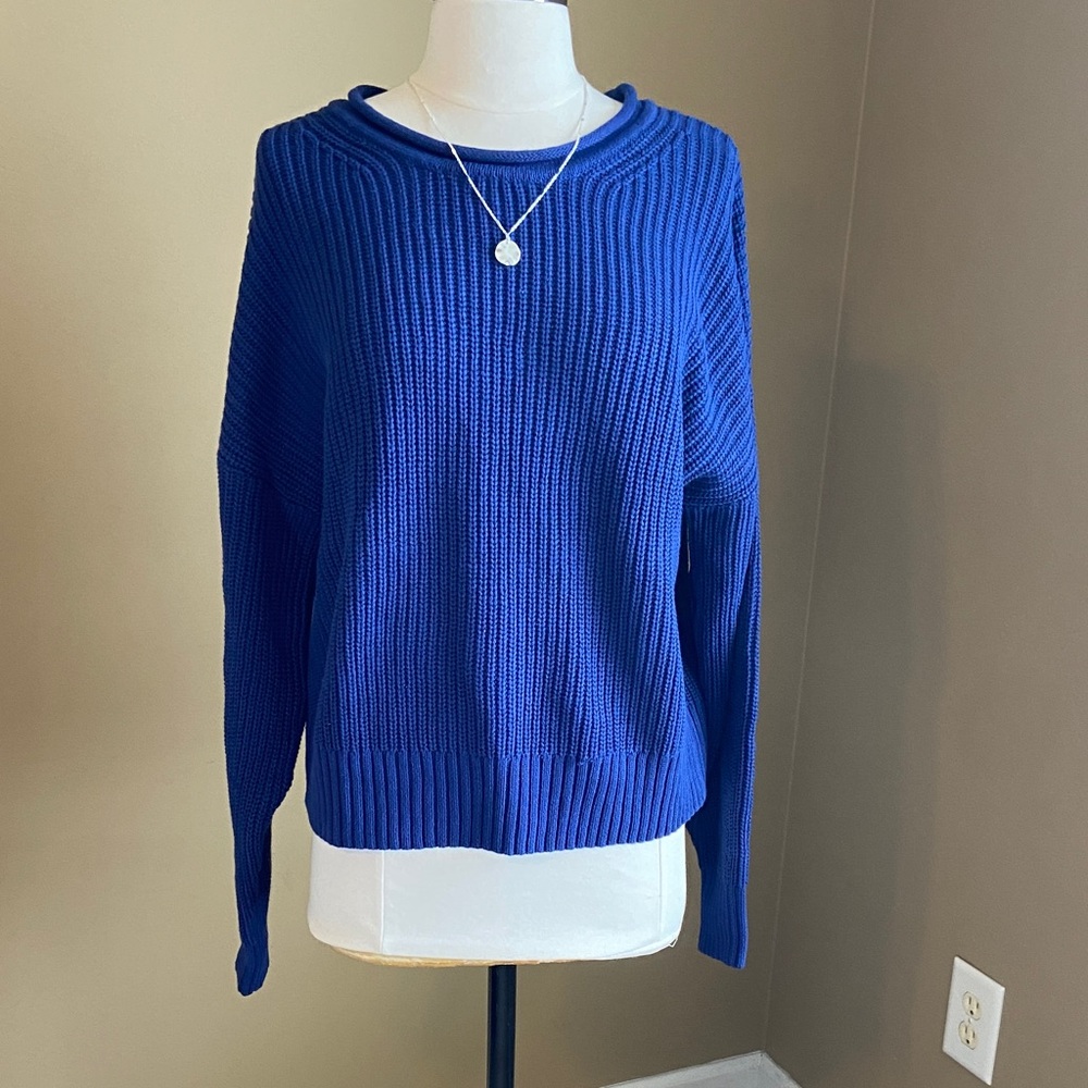 NWT‎ Women's GAP Royal Blue Sweater Small